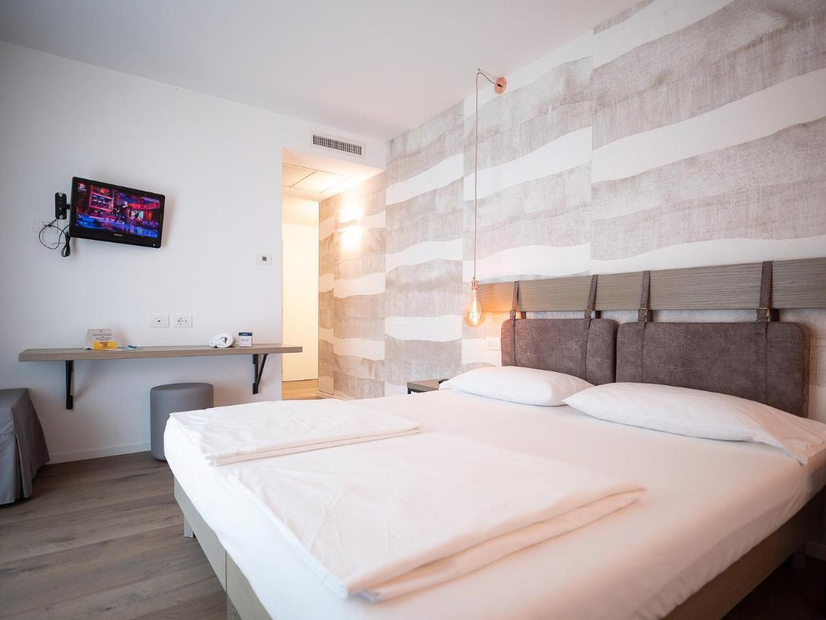 Glocal Torbole Hotel Torbole Sul Garda Exterior photo